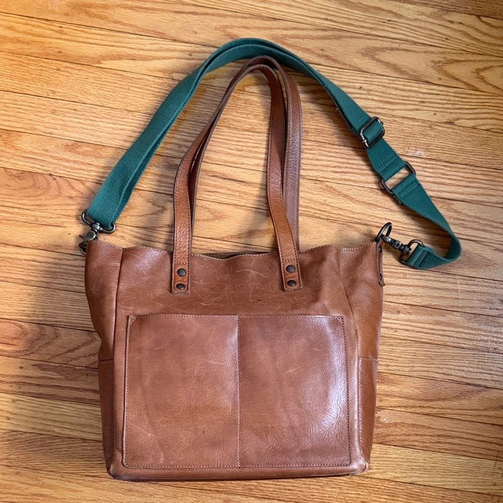 Kelly Moore leather camera bag
